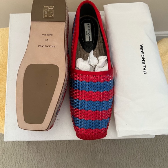 Authentic Balenciaga Espadrilles - Picture 6 of 11
